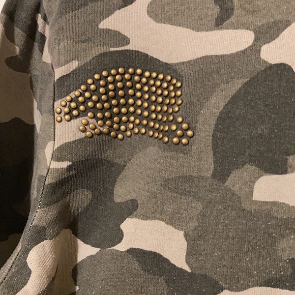 Max Jeans Camo Print Beaded Sweatshirt. sizeS - Picture 2 of 7